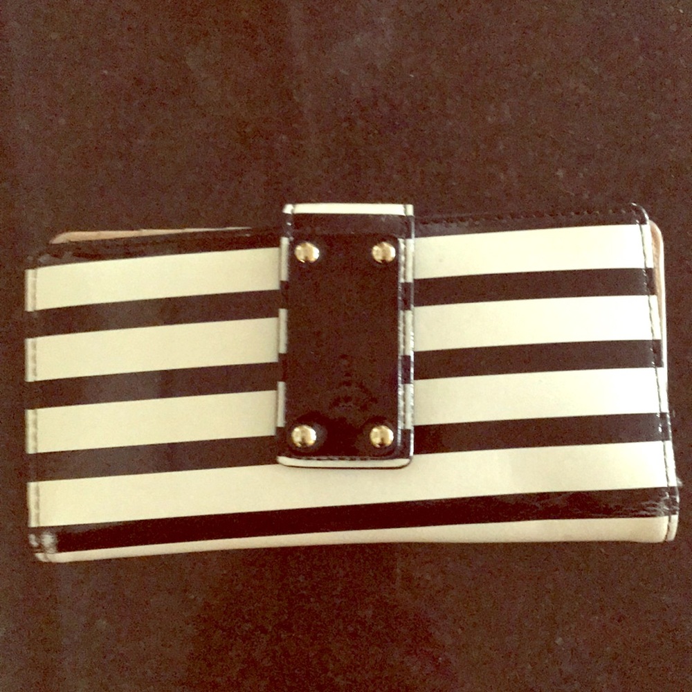Kate spade patent leather wallet